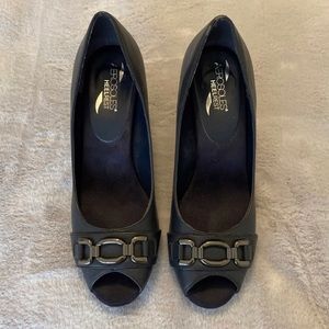 Aerosoles Navy Pumps Size 10